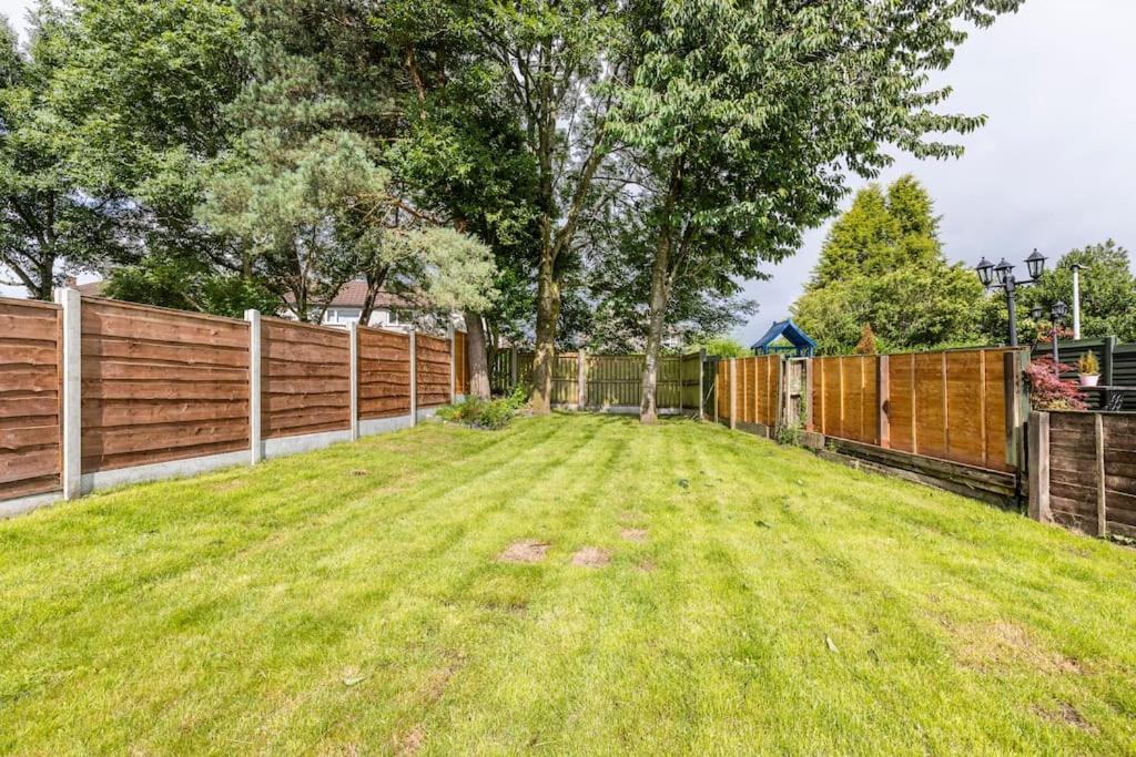 Entire Charming 5-Bed House In Darwen Blackburn Bb1 Free Parking Roadside Rishton 외부 사진