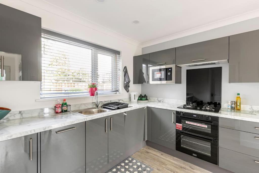 Entire Charming 5-Bed House In Darwen Blackburn Bb1 Free Parking Roadside Rishton 외부 사진