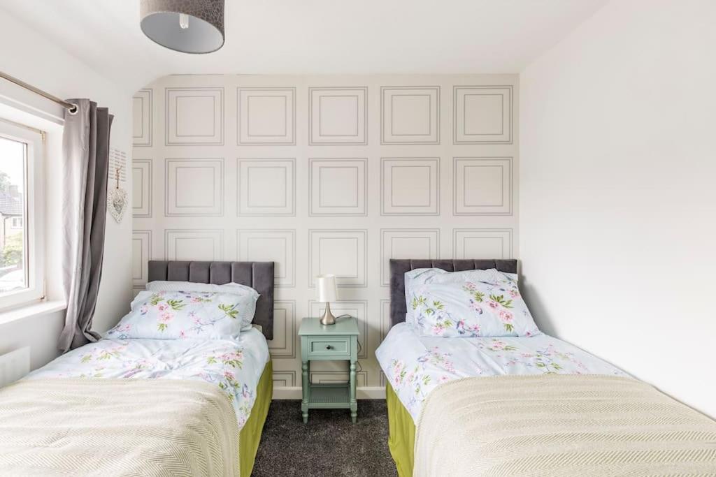 Entire Charming 5-Bed House In Darwen Blackburn Bb1 Free Parking Roadside Rishton 외부 사진