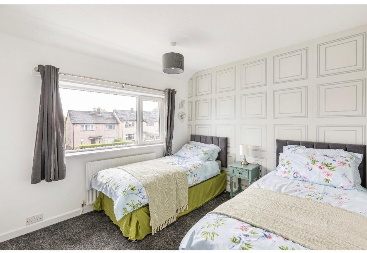 Entire Charming 5-Bed House In Darwen Blackburn Bb1 Free Parking Roadside Rishton 외부 사진