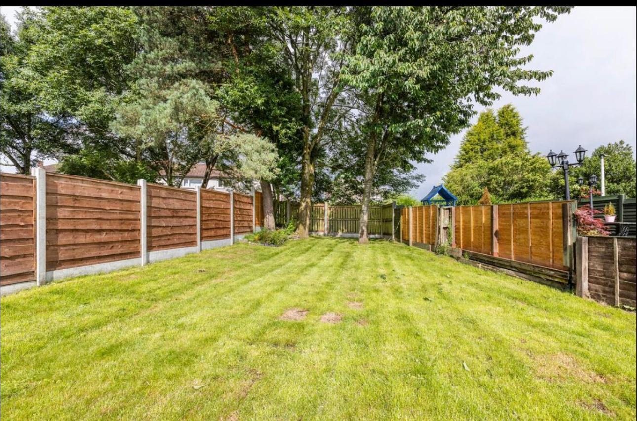 Entire Charming 5-Bed House In Darwen Blackburn Bb1 Free Parking Roadside Rishton 외부 사진
