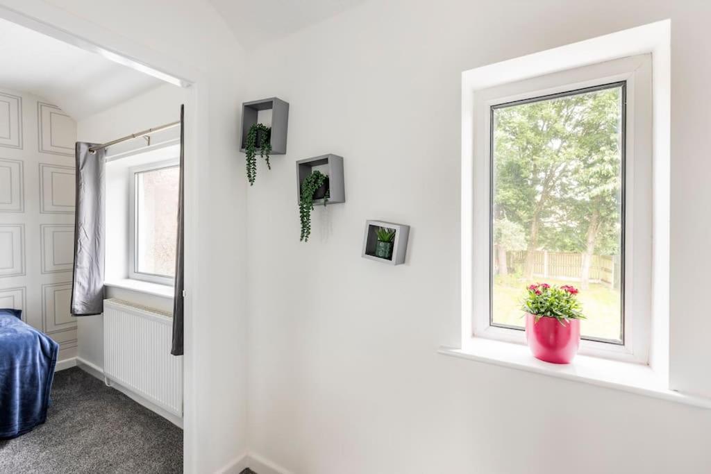Entire Charming 5-Bed House In Darwen Blackburn Bb1 Free Parking Roadside Rishton 외부 사진