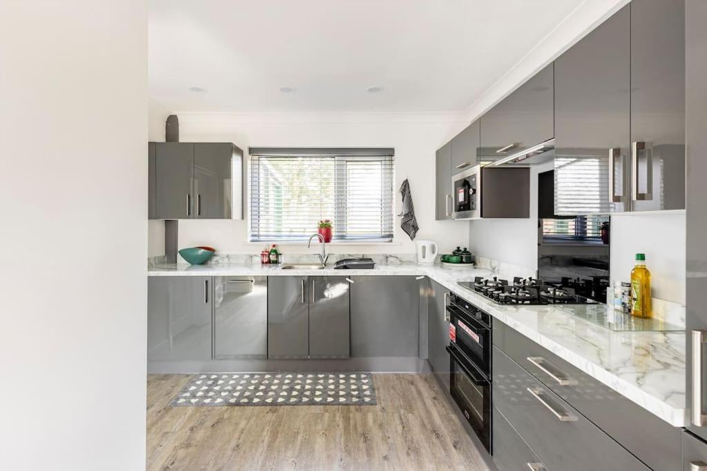 Entire Charming 5-Bed House In Darwen Blackburn Bb1 Free Parking Roadside Rishton 외부 사진